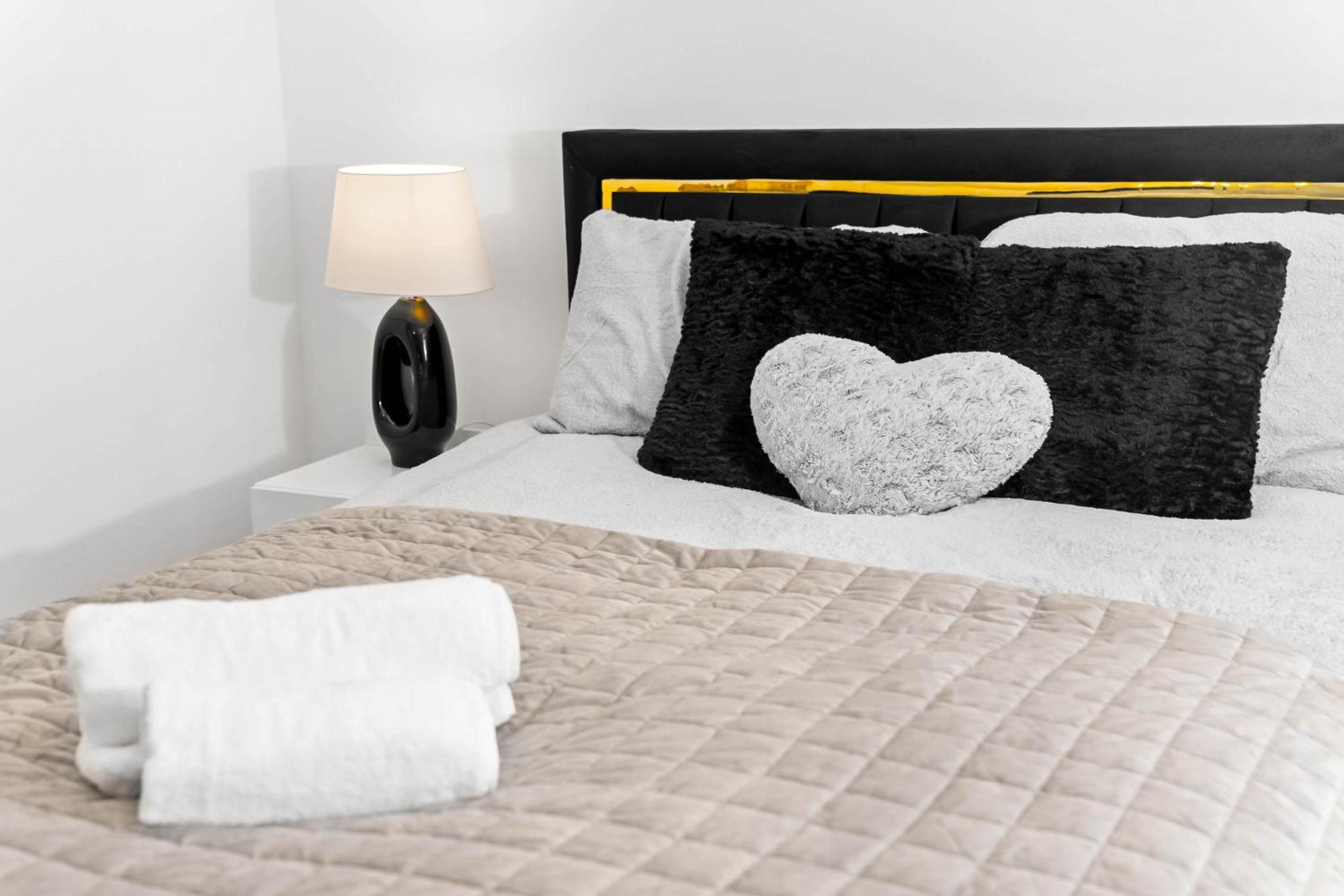 Harmony House 3 Bedroom New Build For Families, Contractors, Black Country Museum Sleeps 6 Tipton Kültér fotó